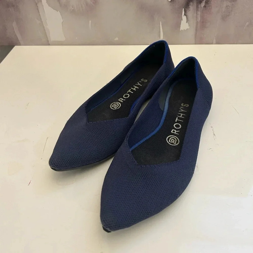 ! Rothy’s “The Point” flats in Poseidon blue sz 8